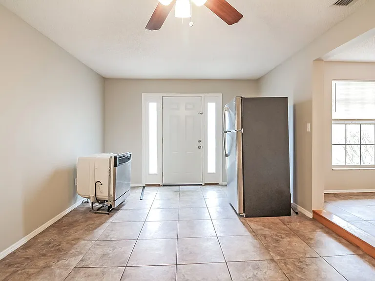 8244 Yolanda Ct — Photo 8