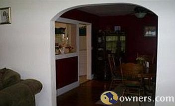 4th image of 404 Walker St