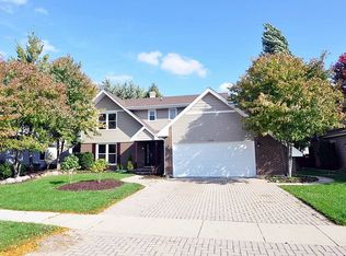 1213 Leeds Ln, Elk Grove Village, IL 60007
