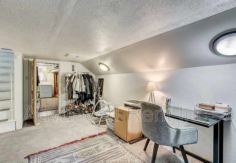 528 S Streeper St — Photo 16
