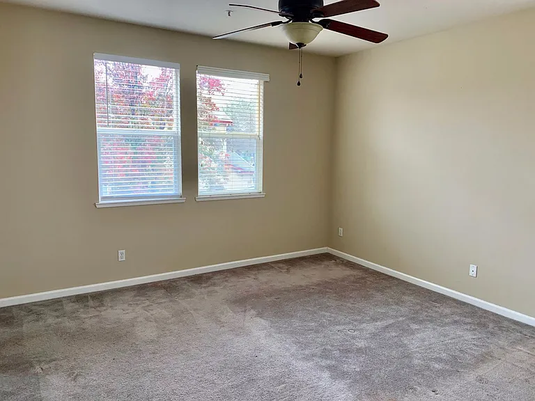 3237 Hudson Dr — Photo 20
