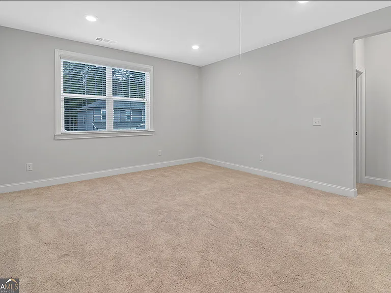 127 Vivian Ln — Photo 35