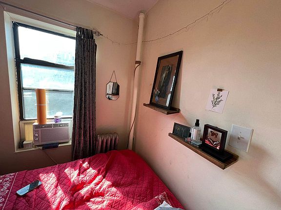 5th image of 536 E 5th St APT 20