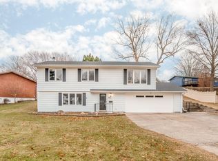 101 Windsor Dr, Waterloo, IA 50701