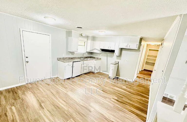 3366 Lone Rock Dr — Photo 3