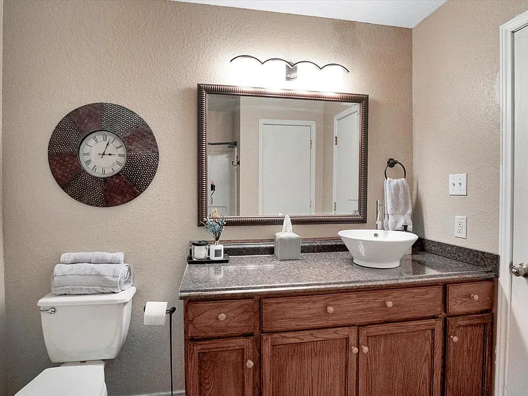 3967 Cherokee Blvd — Photo 22