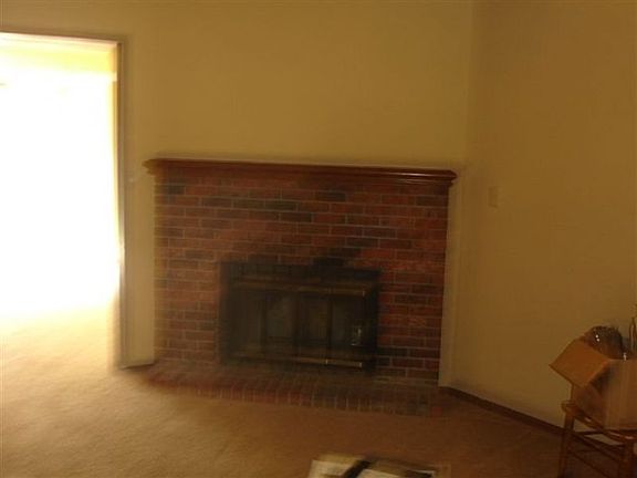 4th image of 217 NW Waterwheel Ct