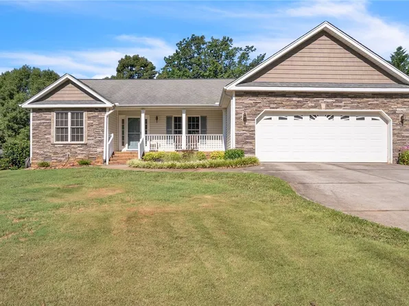 120 Hallmark Cir, Easley, SC 29640
