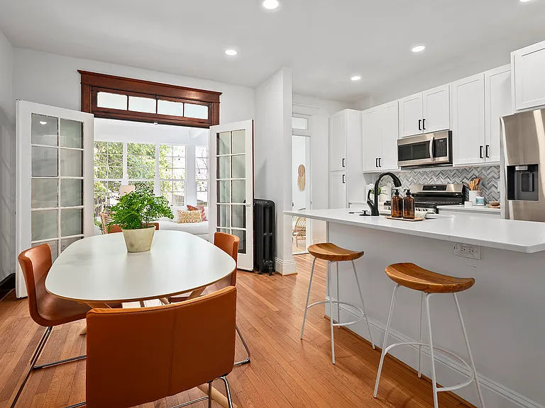 13 Adams St NW — Photo 9