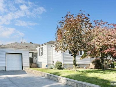 340 Mola Blvd, Elmwood Park, NJ, 07407
