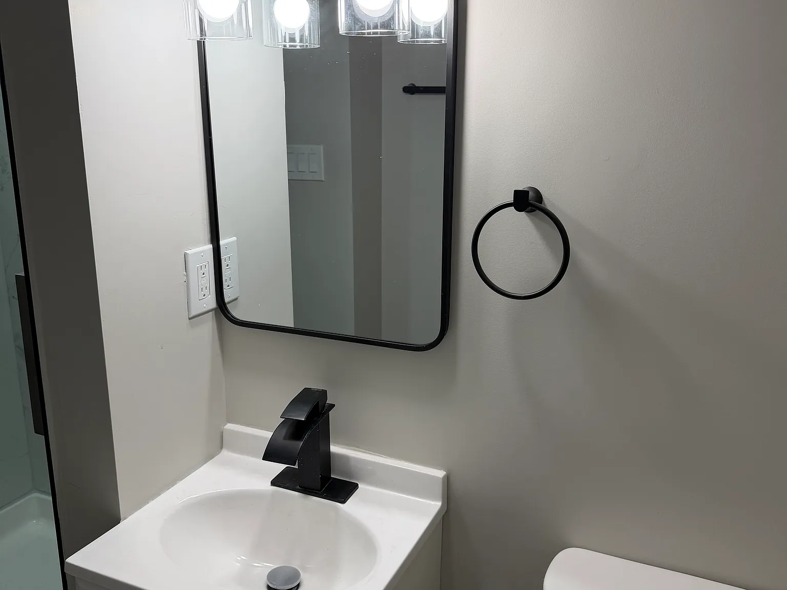 4 bed, 100 sqft, $600 — Photo 4
