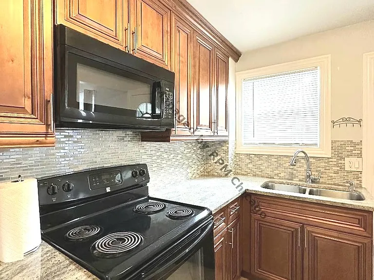 1420 N Harlem Ave #E — Photo 11