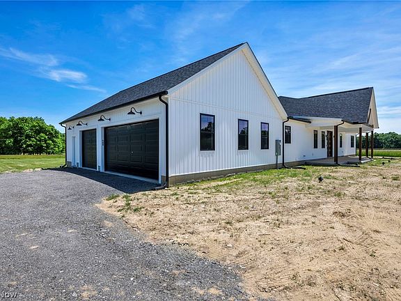 3rd image of 11605 Aquilla Rd