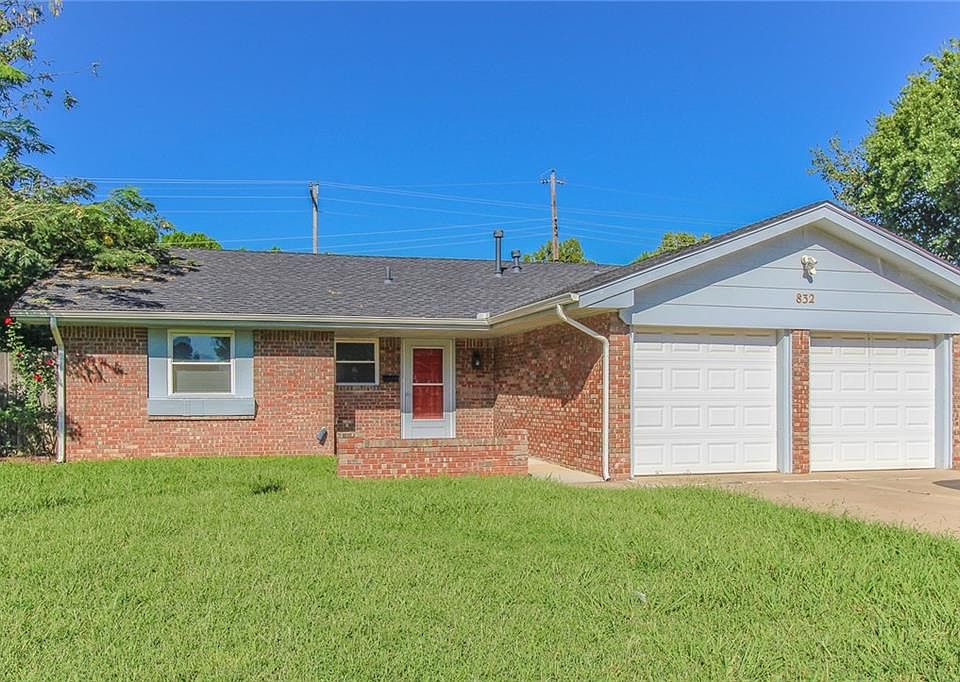 1st image of 832 Richmond Dr