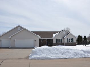 1505 E Keystone Ln, Appleton, WI 54913
