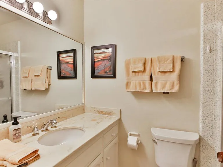 1068 Isabella Ave — Photo 25