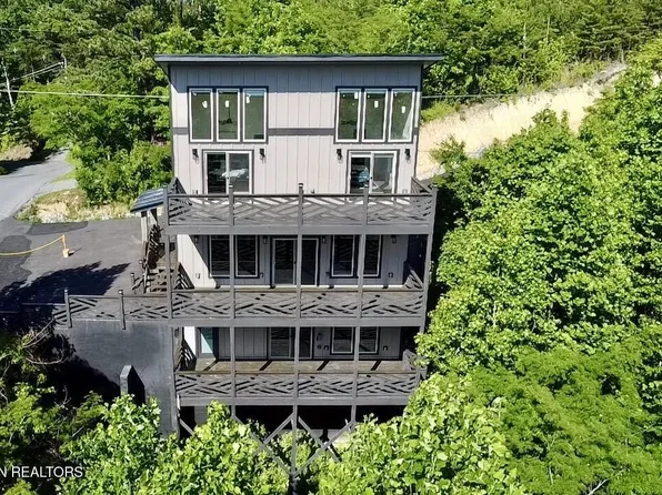 1924 Walker Trl, Pigeon Forge, TN 37876