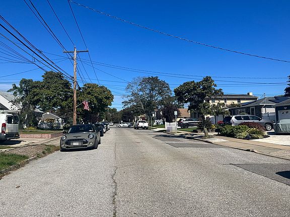 4th image of 2198 Willow St