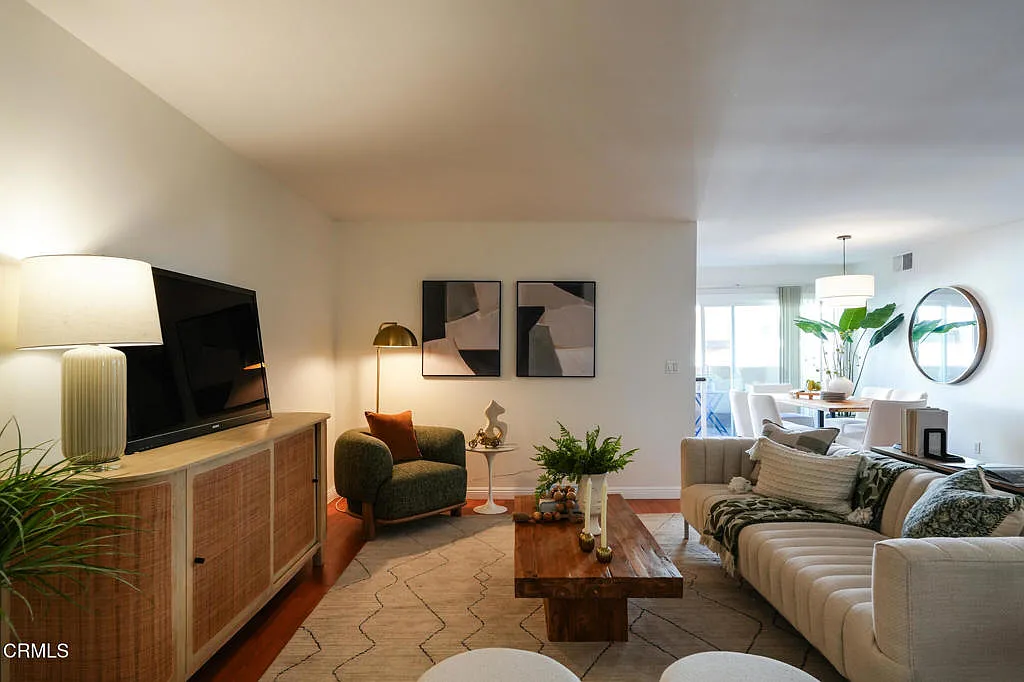 Building Photo - 120 S Sierra Madre Blvd #205