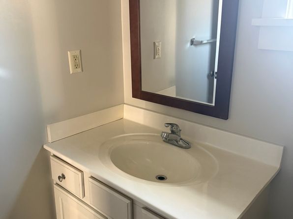 121 N Queen St #3