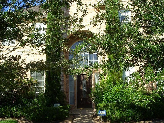 2nd image of 2406 Elkton Ct