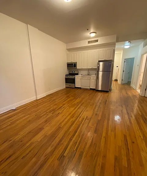 21 Maiden Ln #4B — Photo 3