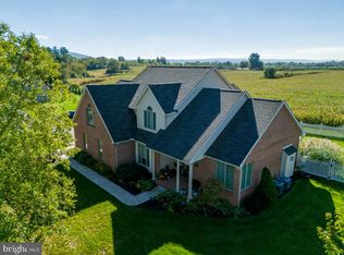 3576 Fox Hill Dr, Chambersburg, PA