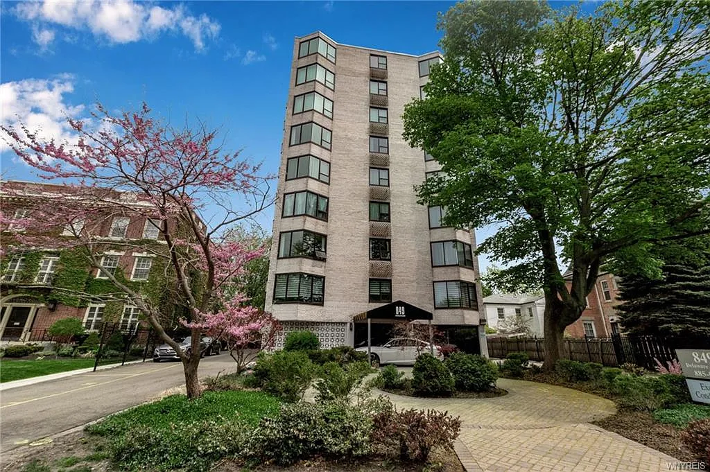 1 bed, 1.5 bath, 867 sqft, $2,000 — Photo 1