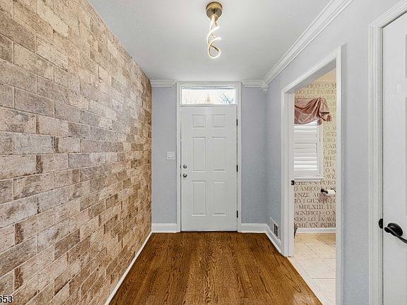 2nd image of 21 Dorchester Dr