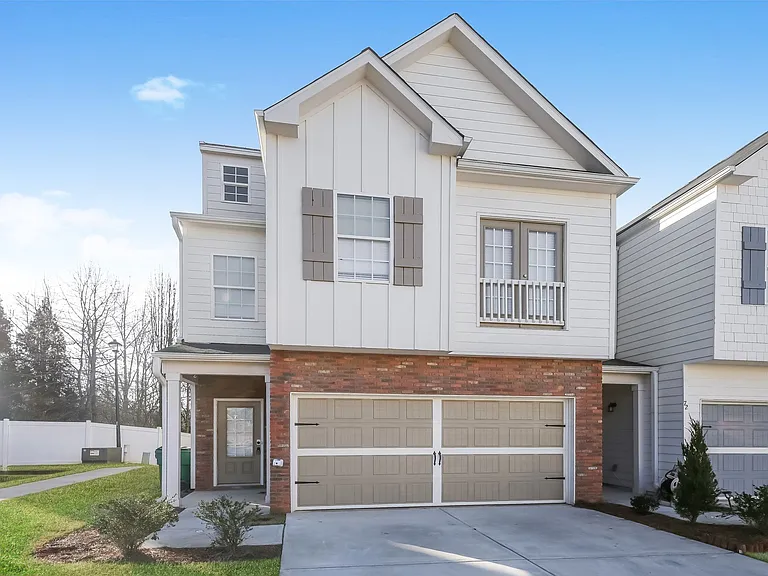 30 Madaline Ln — Photo 1
