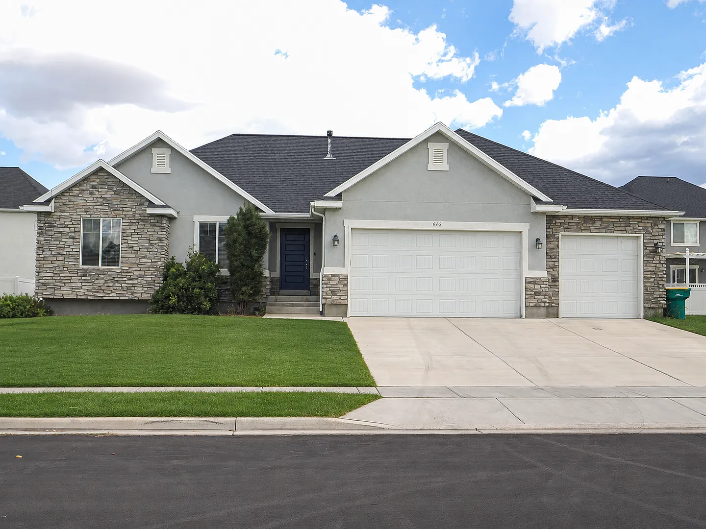 3 bedroom, 2 bathroom Lehi Home — Photo 1