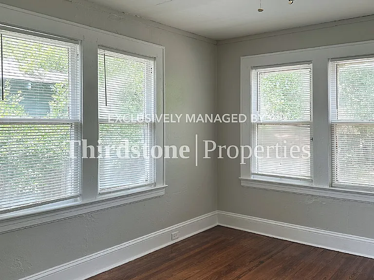 961 Dorchester St — Photo 15