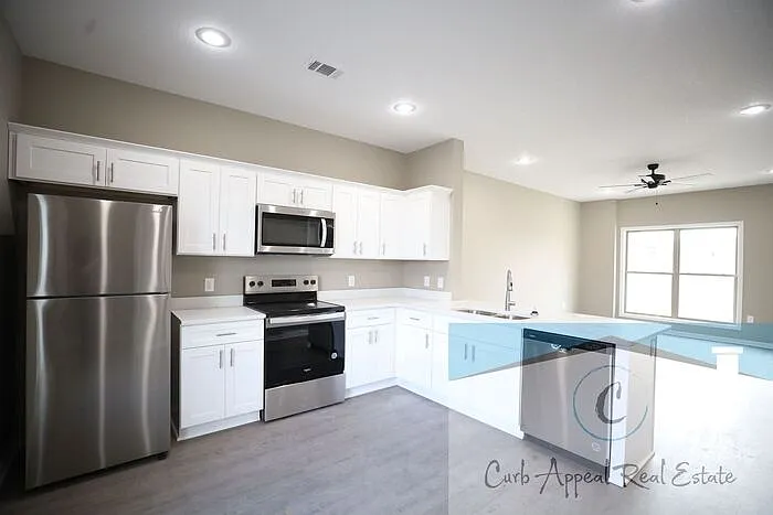 1702 Bittle St #B — Photo 5