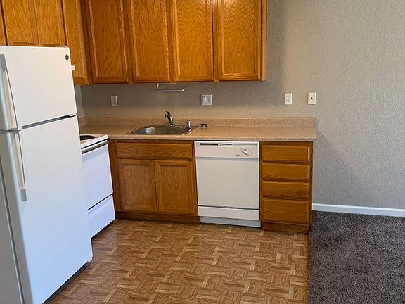 3rd image of 2080 W La Loma Dr APT G