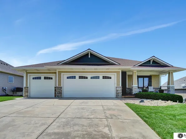 7279 Hidden Valley Dr, Lincoln, NE 68526