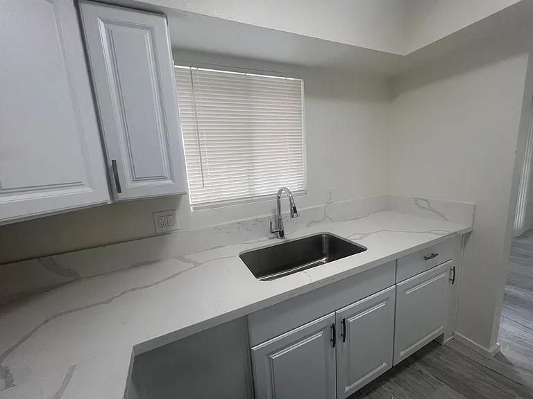 535 E Jacinto St — Photo 7