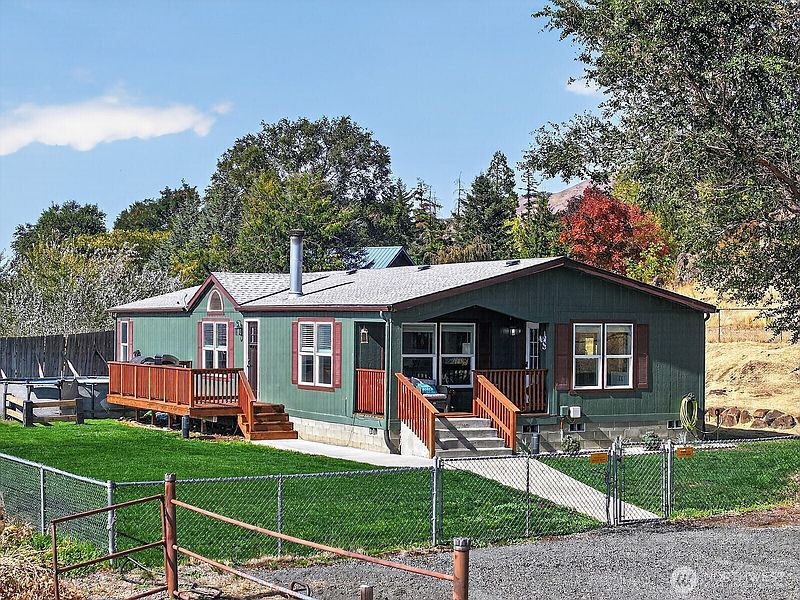 2nd image of 7 Grandview Drive