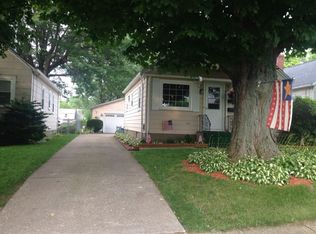 2921 Hampton Rd, Erie, PA 16508