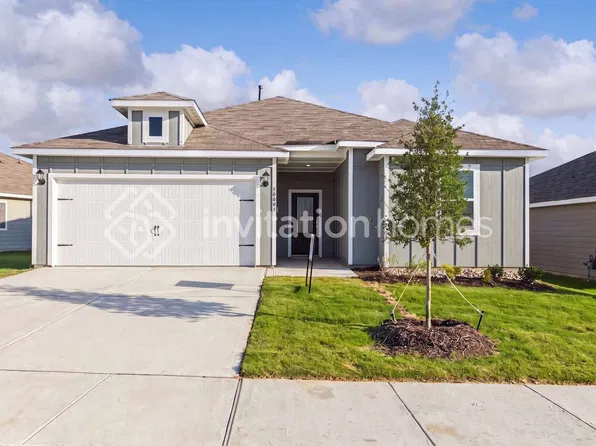 10805 Copper Hills Ln, Fort Worth, TX 76108