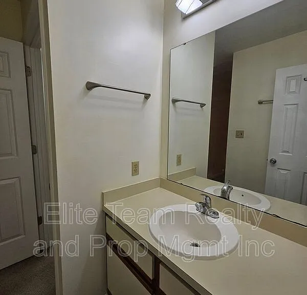802A Selwyn Oaks Ct — Photo 12