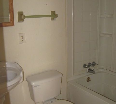 5th image of 3261 Continental Dr