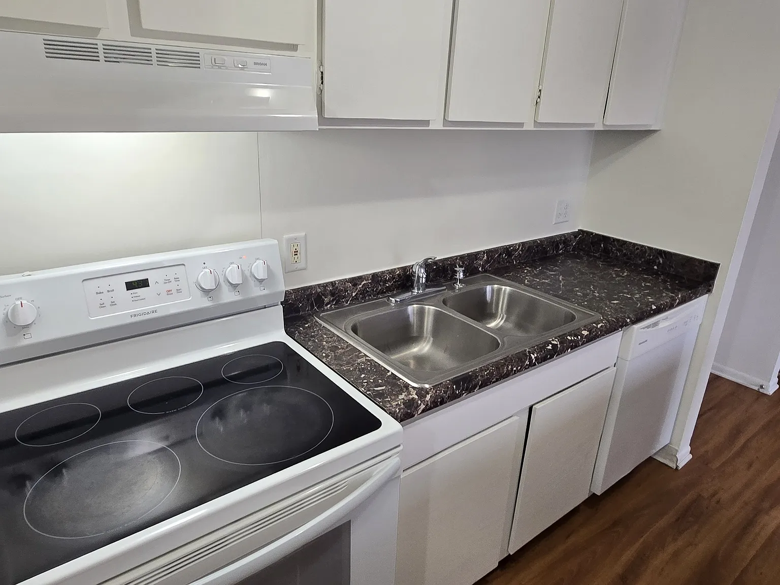 2 bed, 960 sqft, $1,395 — Photo 1