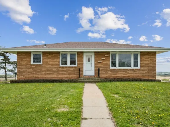 23080 Riegler Rd, Sherrill, IA 52073