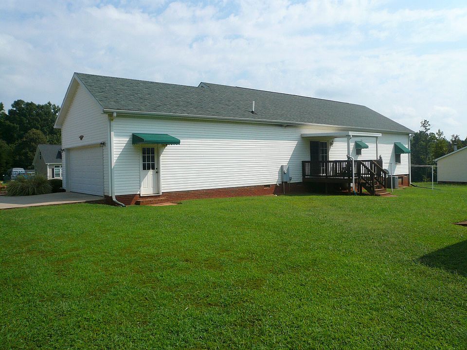 1st image of 136 Wayside Dr