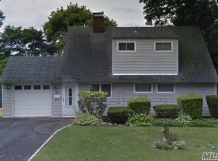 58 Friendly Rd, Hicksville, NY 11801