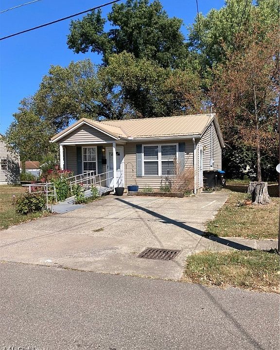 1st image of 841 Virginia St