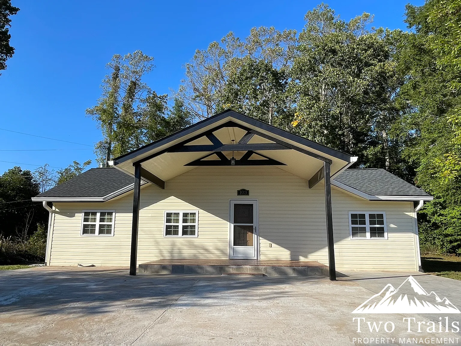 3 bed, 1273 sqft, $1,800 — Photo 1