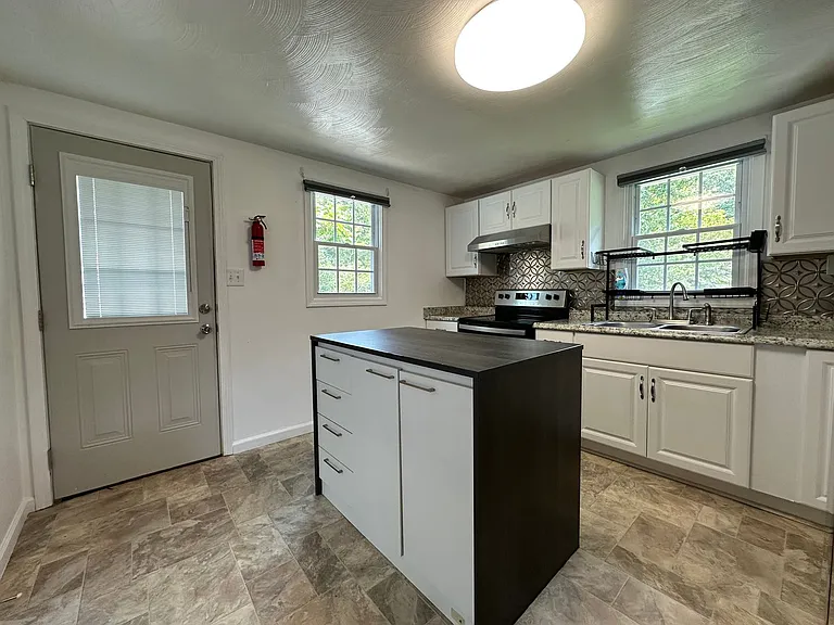 2752 Carrollwood Heights Rd — Photo 14