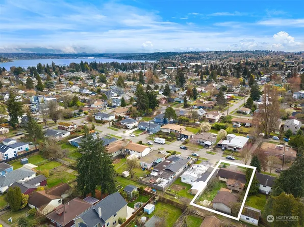 4414 S Frontenac Street, Seattle, WA 98118