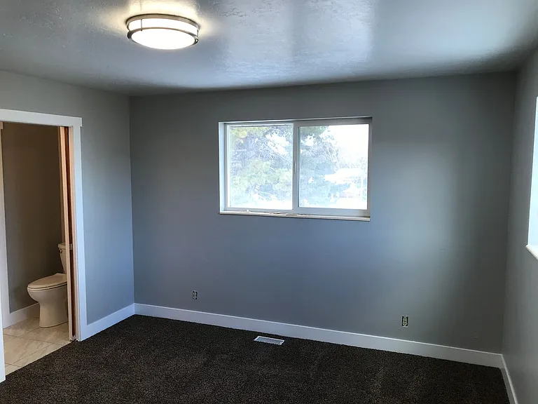 2818 S 450 W — Photo 6